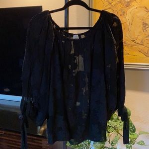 Aritzia/Wilfred black peasant blouse